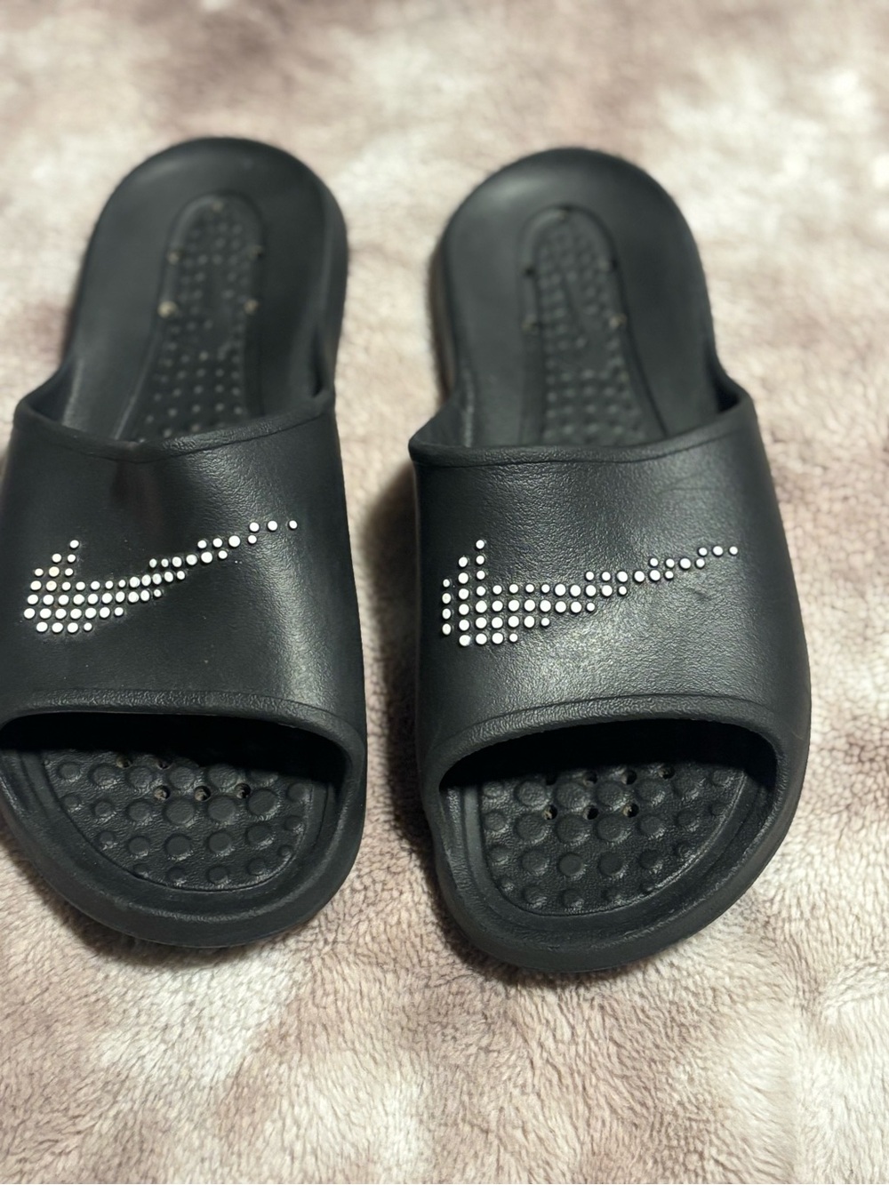 Nike Benassi JDI Black Studded Swoosh Slides Men 8 Women 9